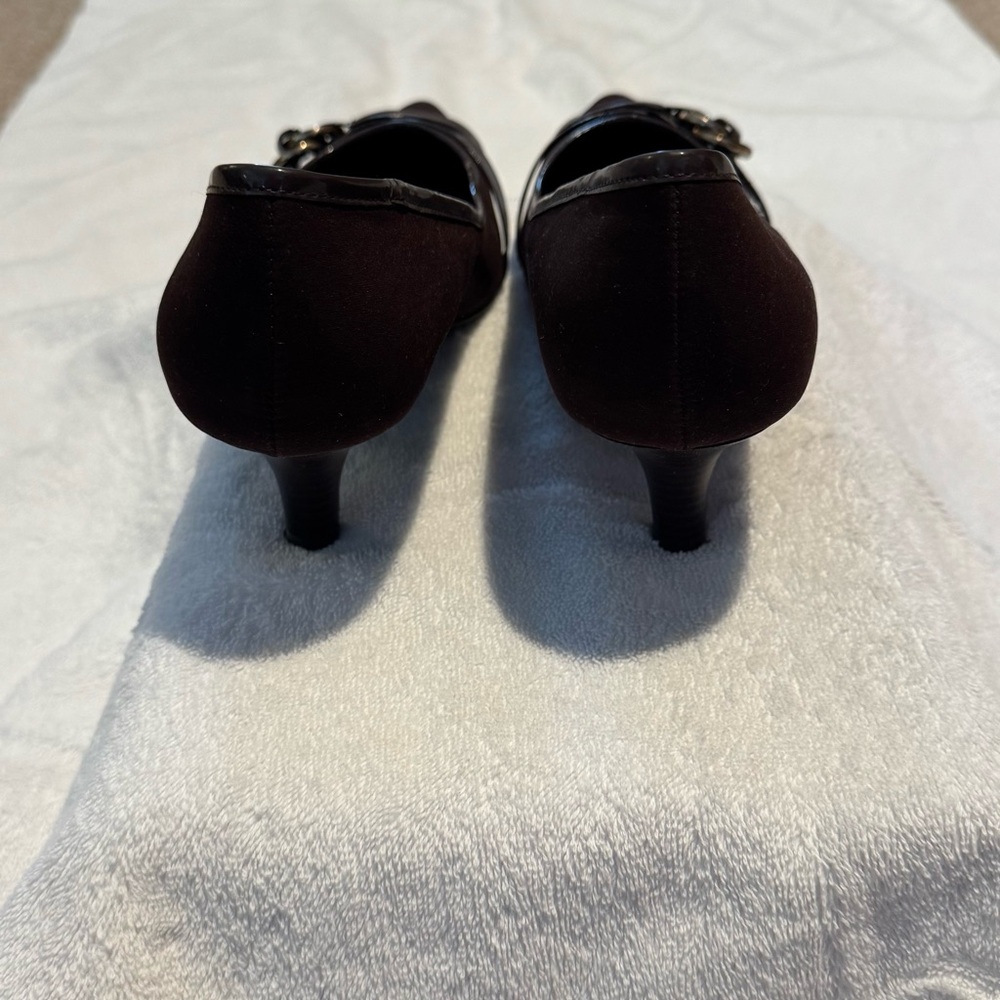 Anne Klein iflex Brown Heels with Buckle Detail - Picture 5 of 6